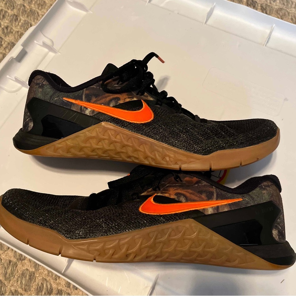 Nike Athletic Shoes Black and Orange